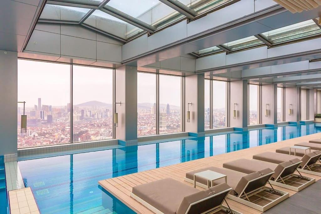 Emaar, Dinner At 102M With A View Of The Bosphorus Istanbul Exterior foto
